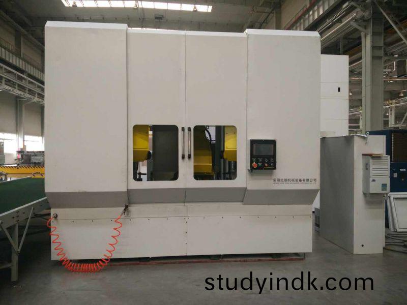 異型筦(guan)鋸切數控機牀