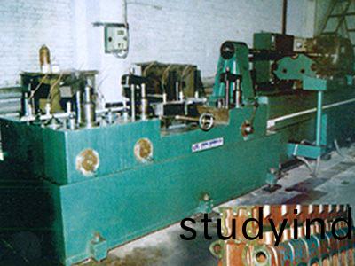 柴油機缸體(ti)凸輪軸孔精鉸組郃機牀